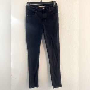 Levi’s black woman’s 721 high rise skinny jeans size 28